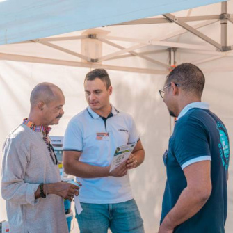 Exposants et visiteurs lors de la 1ère Journée Professionnelle de la Construction